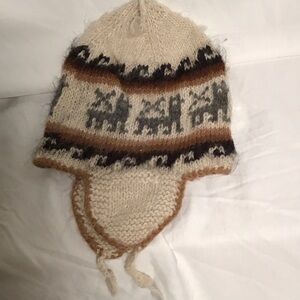 NWOT Cozy Alpaca Knit Childs Earflap Hat with Alpaca Pattern